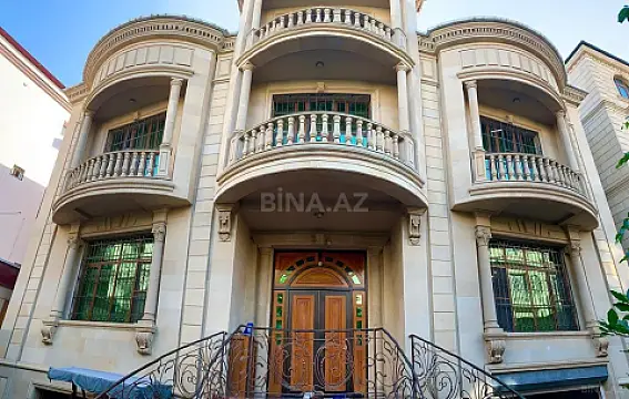 Satılır 10 otaqlı həyət evi 900 m² — Bakı 10 otaq 900.00 m²