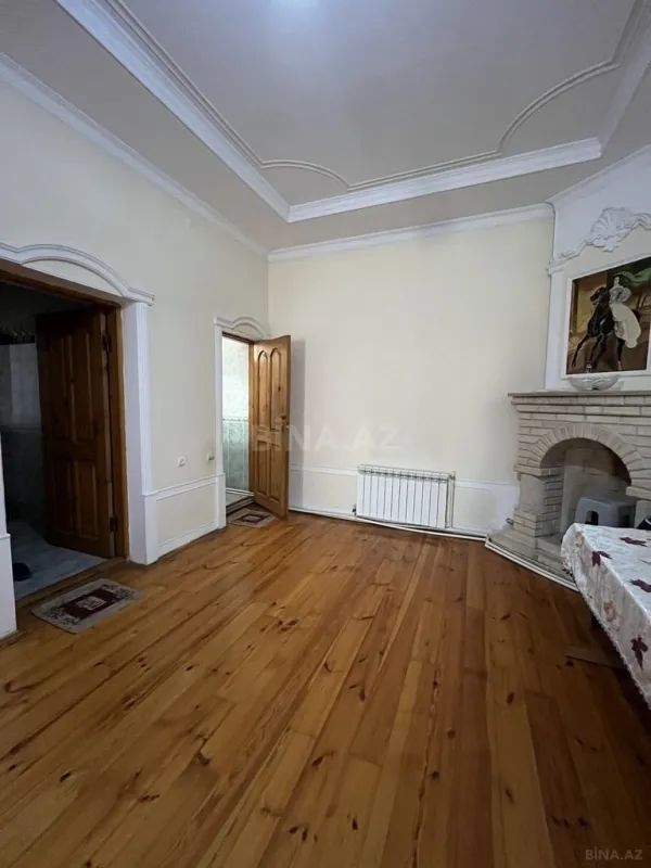 Satılır 8 otaqlı həyət evi 580 m²