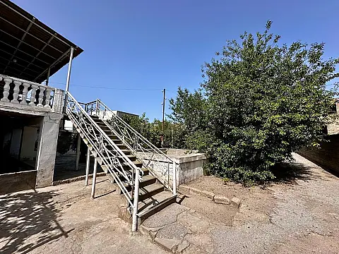 Satılır 3 otaqlı həyət evi 100 m²