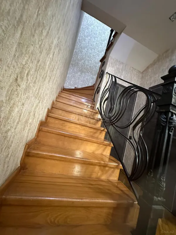 Satılır 4 otaqlı həyət evi 160 m²