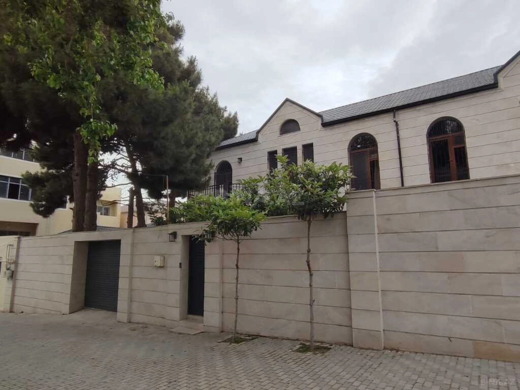 Satılır 4 otaqlı həyət evi 160 m²