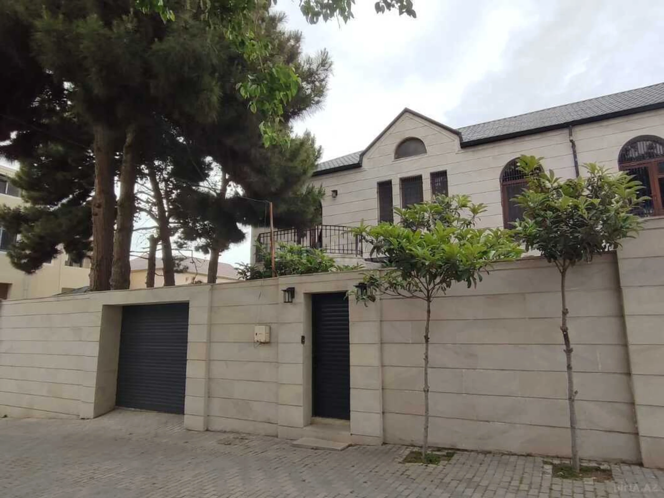 Satılır 4 otaqlı həyət evi 160 m²