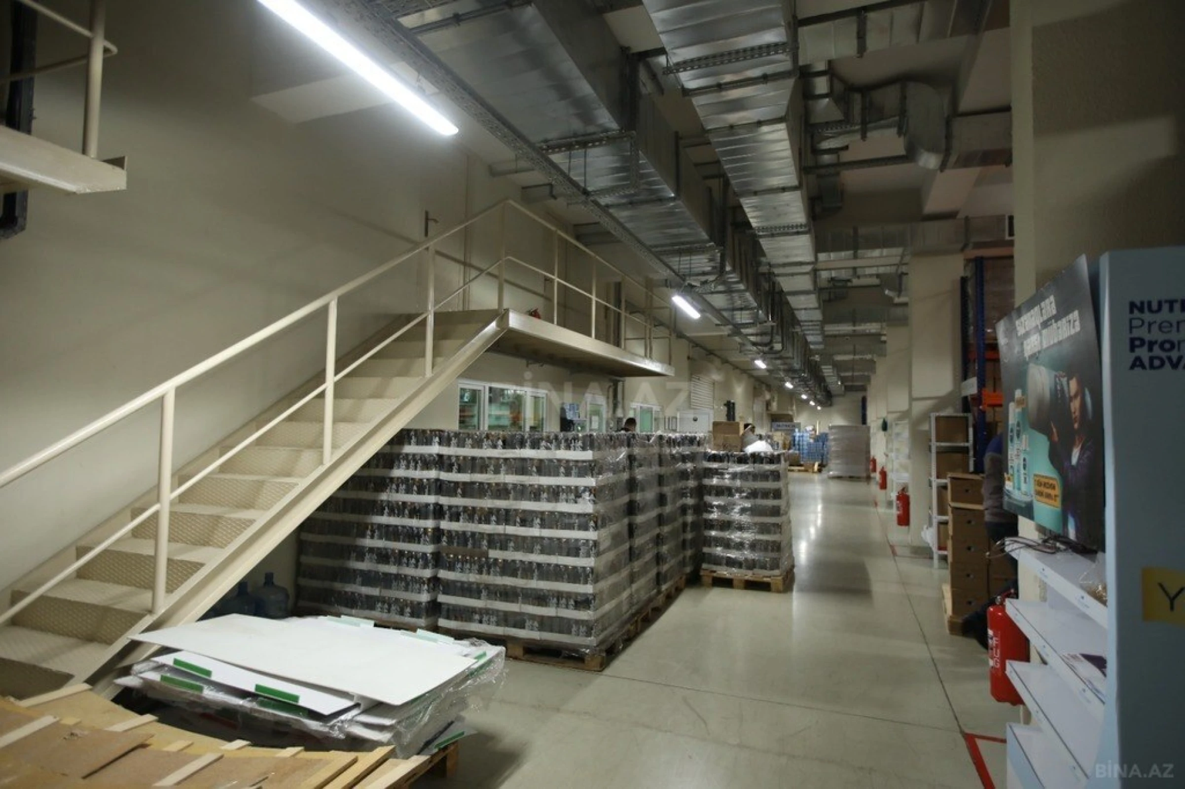 Kirayə verilir obyekt 900 m²