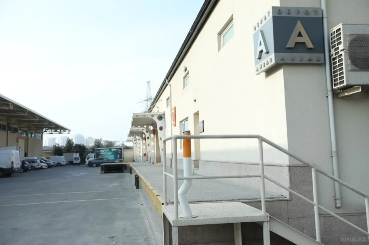 Kirayə verilir obyekt 900 m²