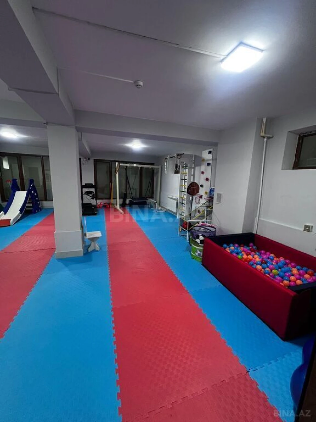 Kirayə verilir obyekt 1100 m²