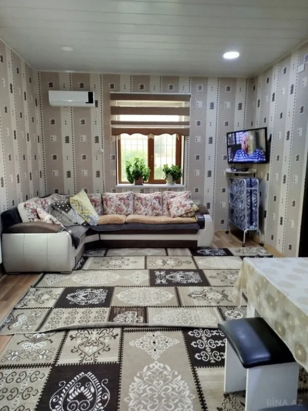 Satılır 6 otaqlı həyət evi 180 m²