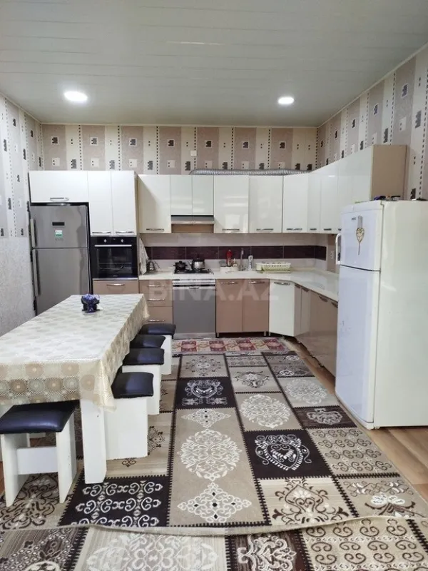 Satılır 6 otaqlı həyət evi 180 m²