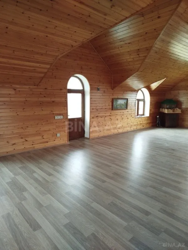 Satılır 6 otaqlı həyət evi 180 m²