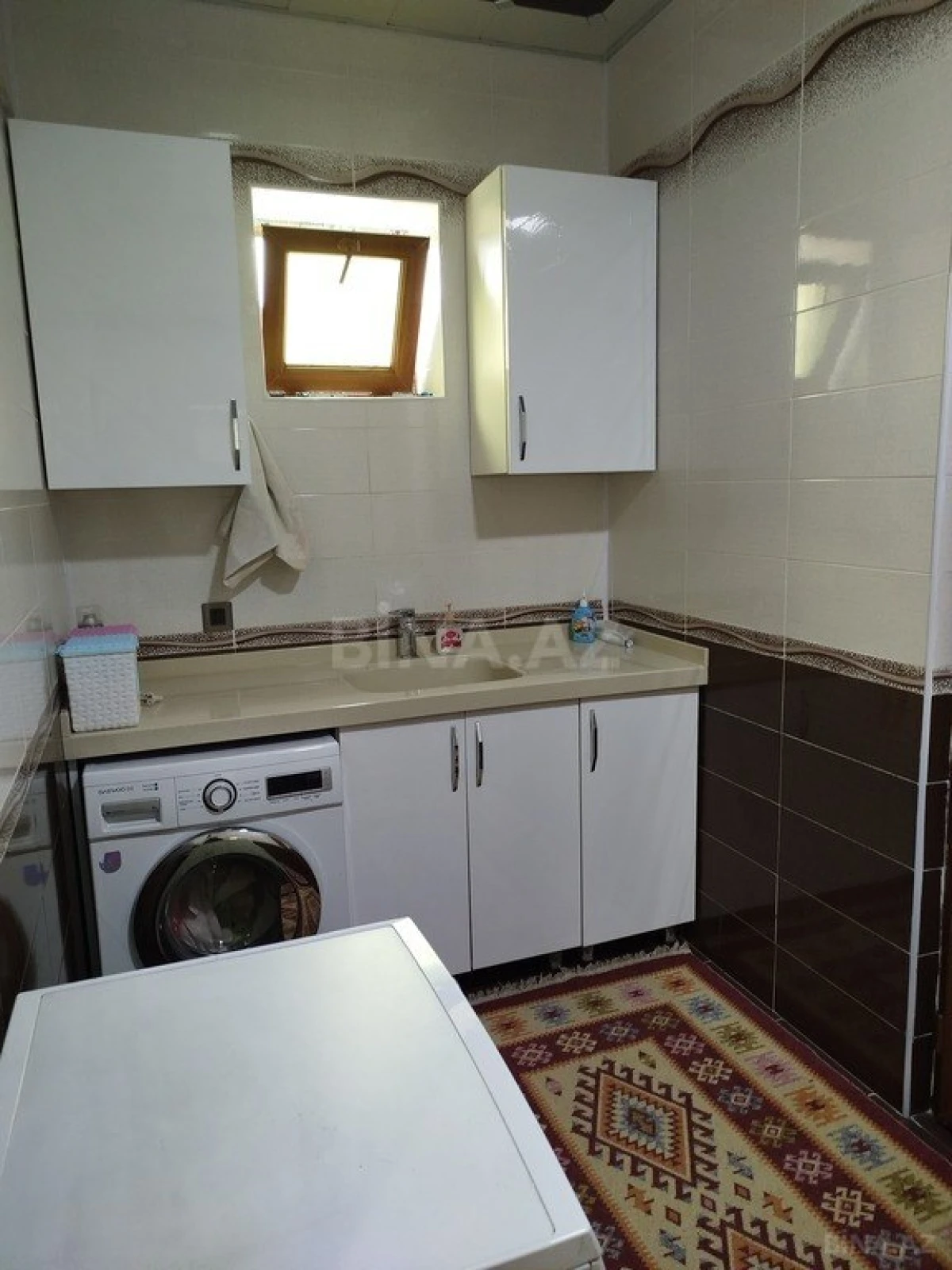 Satılır 6 otaqlı həyət evi 180 m²