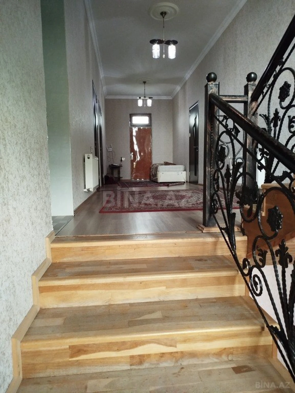Satılır 6 otaqlı həyət evi 180 m²