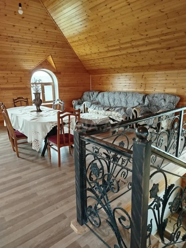 Satılır 6 otaqlı həyət evi 180 m²