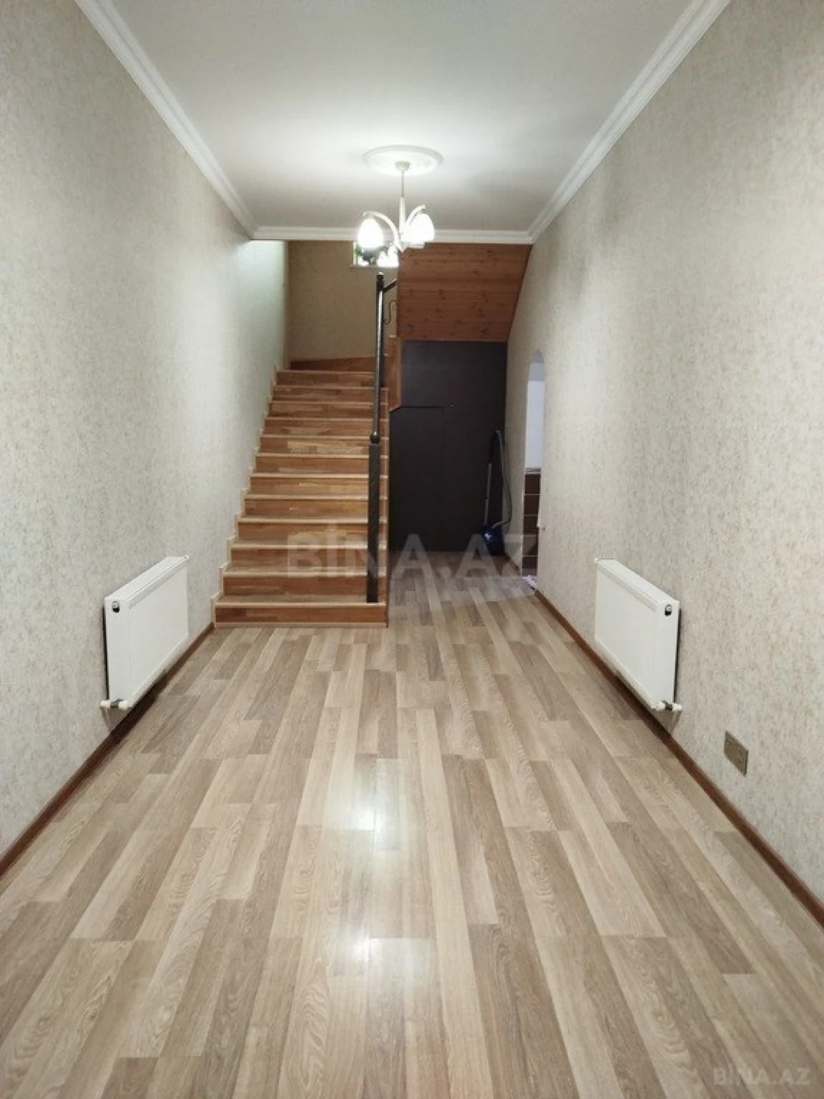Satılır 6 otaqlı həyət evi 180 m²