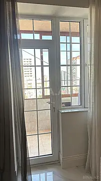 Satılır 3 otaqlı mənzil 156 m²