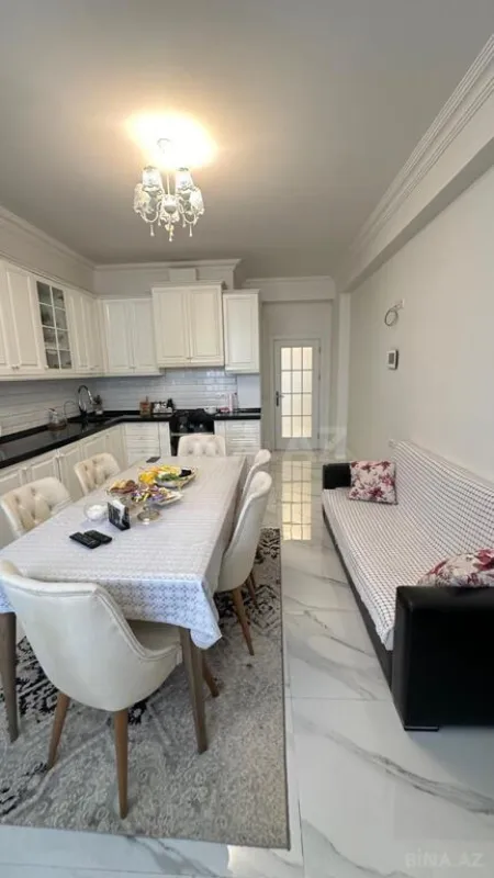 Satılır 3 otaqlı mənzil 156 m²