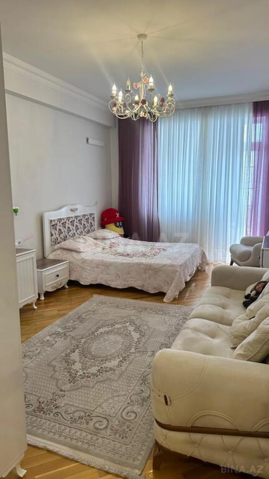 Satılır 3 otaqlı mənzil 156 m²