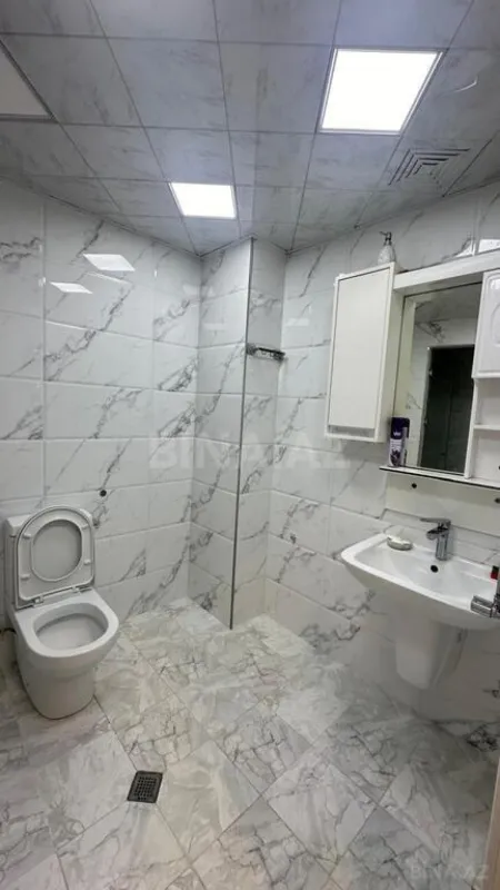 Satılır 3 otaqlı mənzil 156 m²