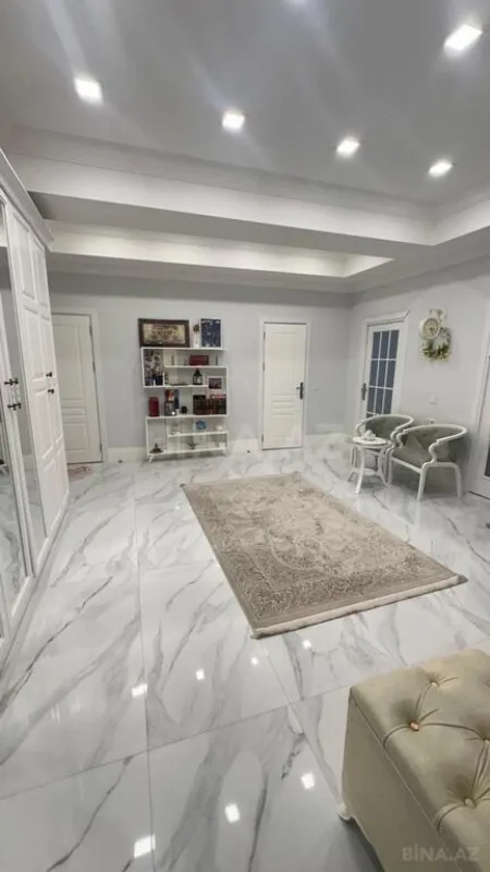 Satılır 3 otaqlı mənzil 156 m²