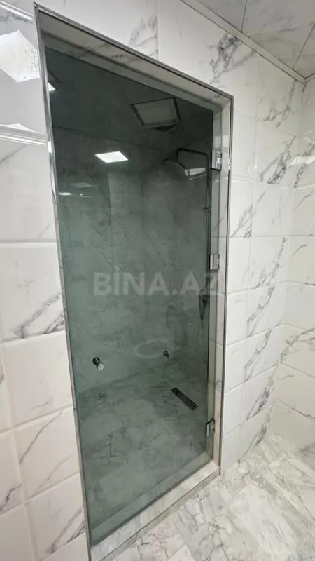 Satılır 3 otaqlı mənzil 156 m²