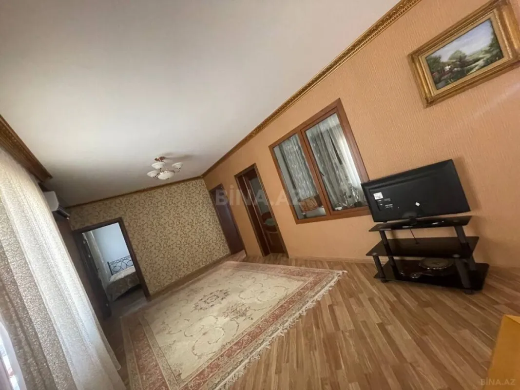 Satılır 5 otaqlı həyət evi 250 m²