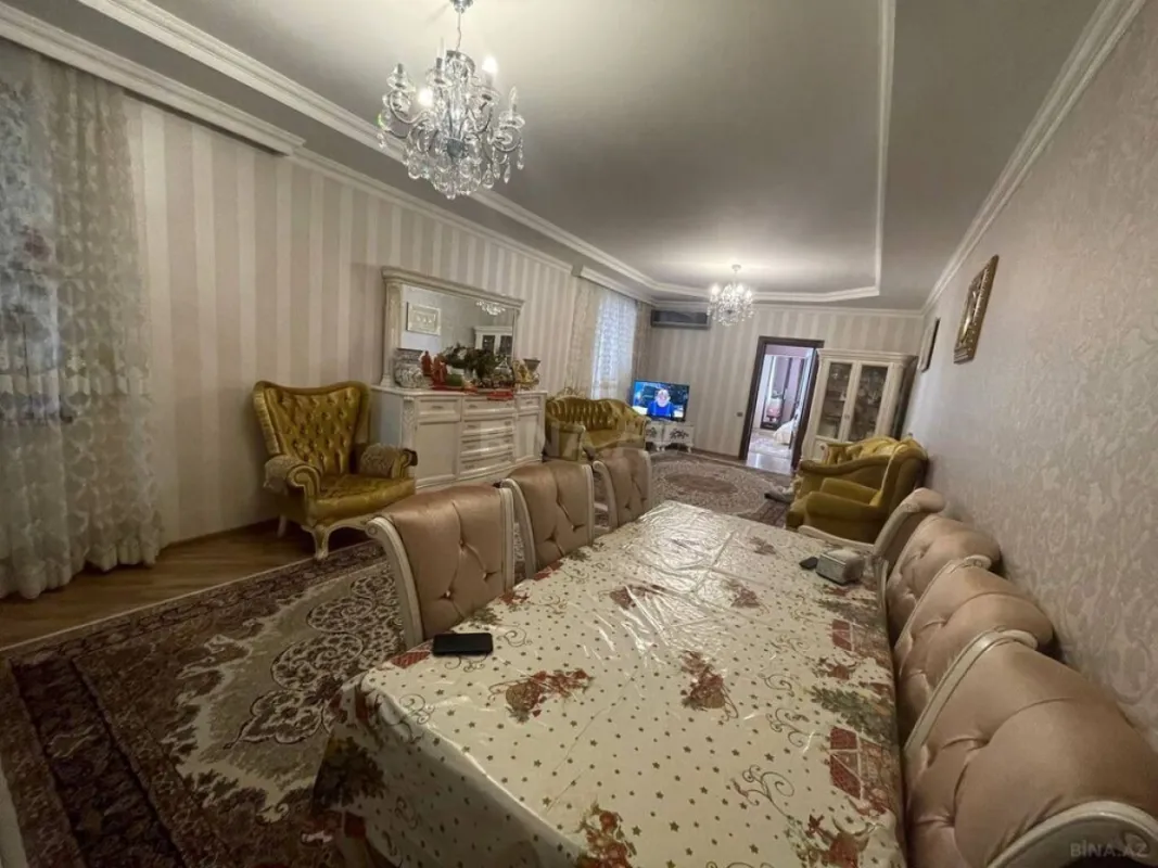Satılır 5 otaqlı həyət evi 250 m²