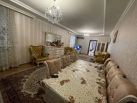 Satılır 5 otaqlı həyət evi 250 m²