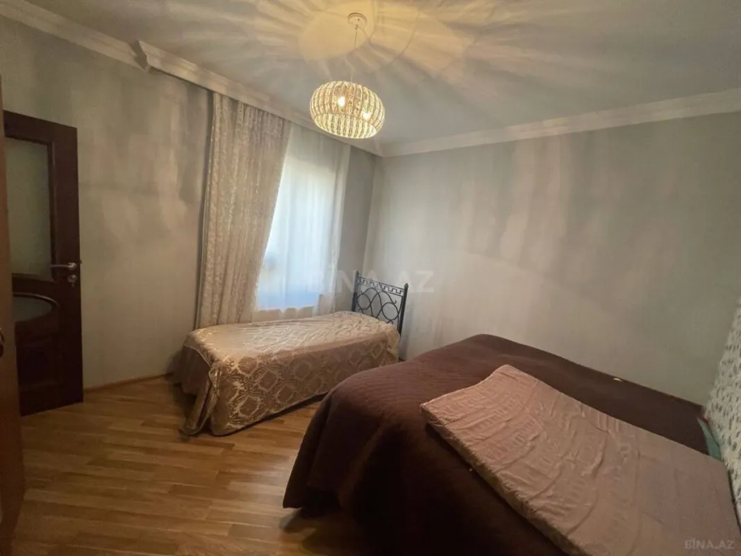 Satılır 5 otaqlı həyət evi 250 m²