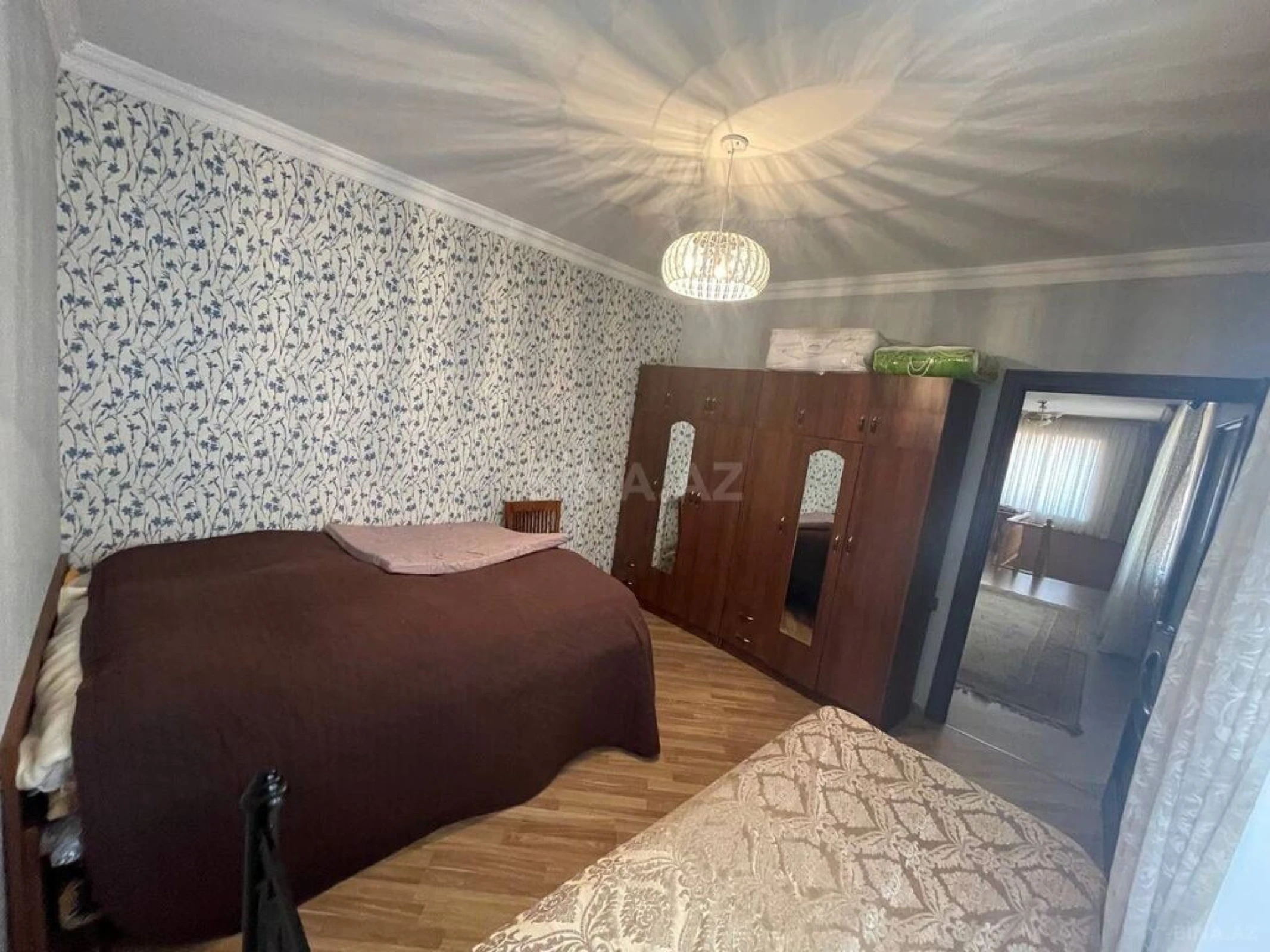 Satılır 5 otaqlı həyət evi 250 m²