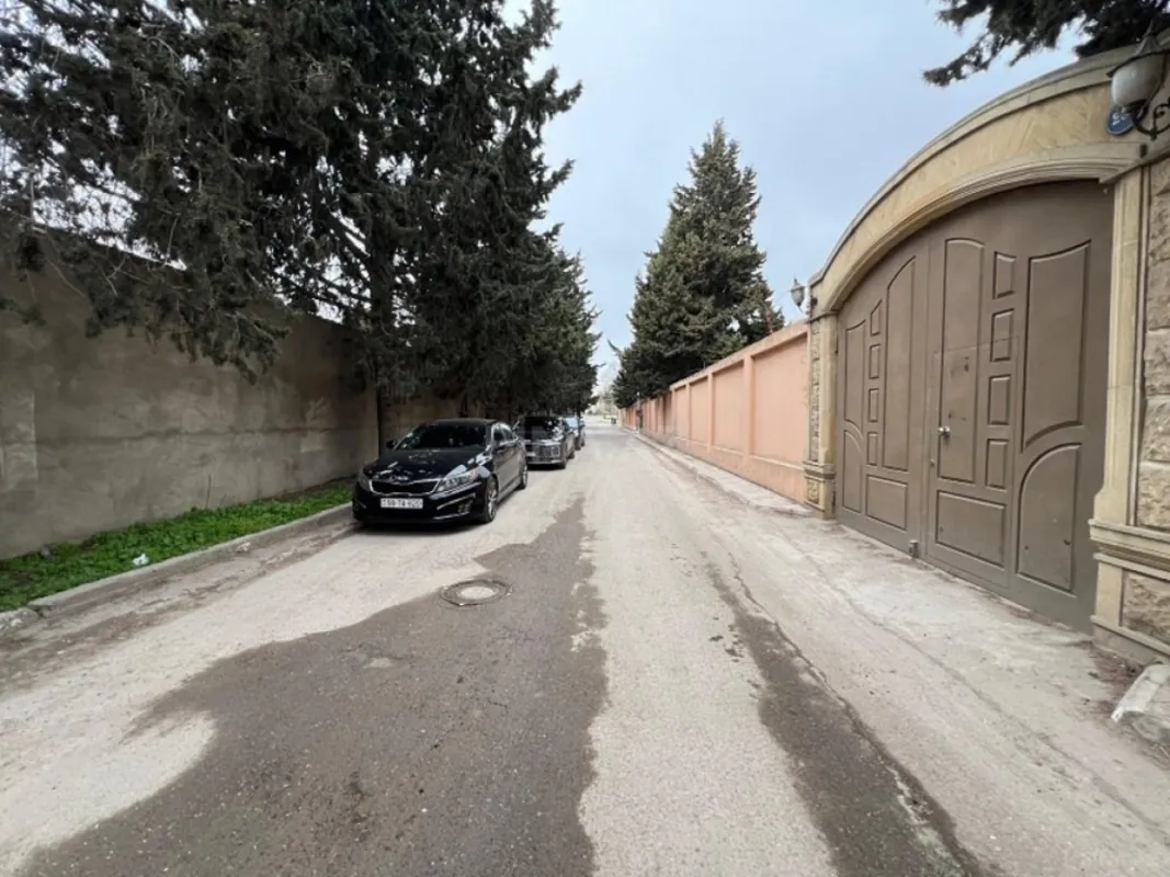 Satılır 5 otaqlı həyət evi 250 m²