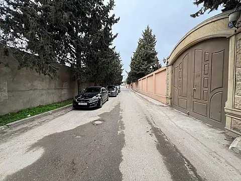 Satılır 5 otaqlı həyət evi 250 m²