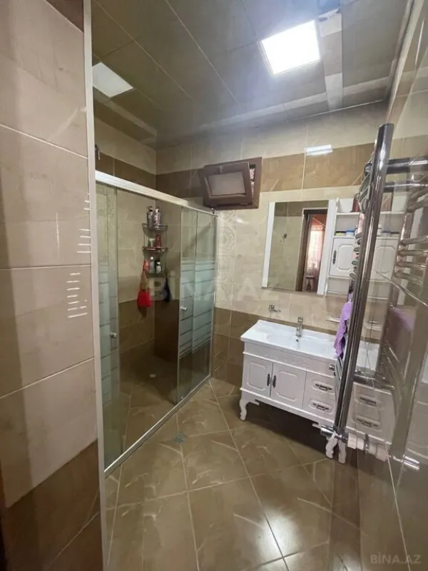 Satılır 5 otaqlı həyət evi 250 m²