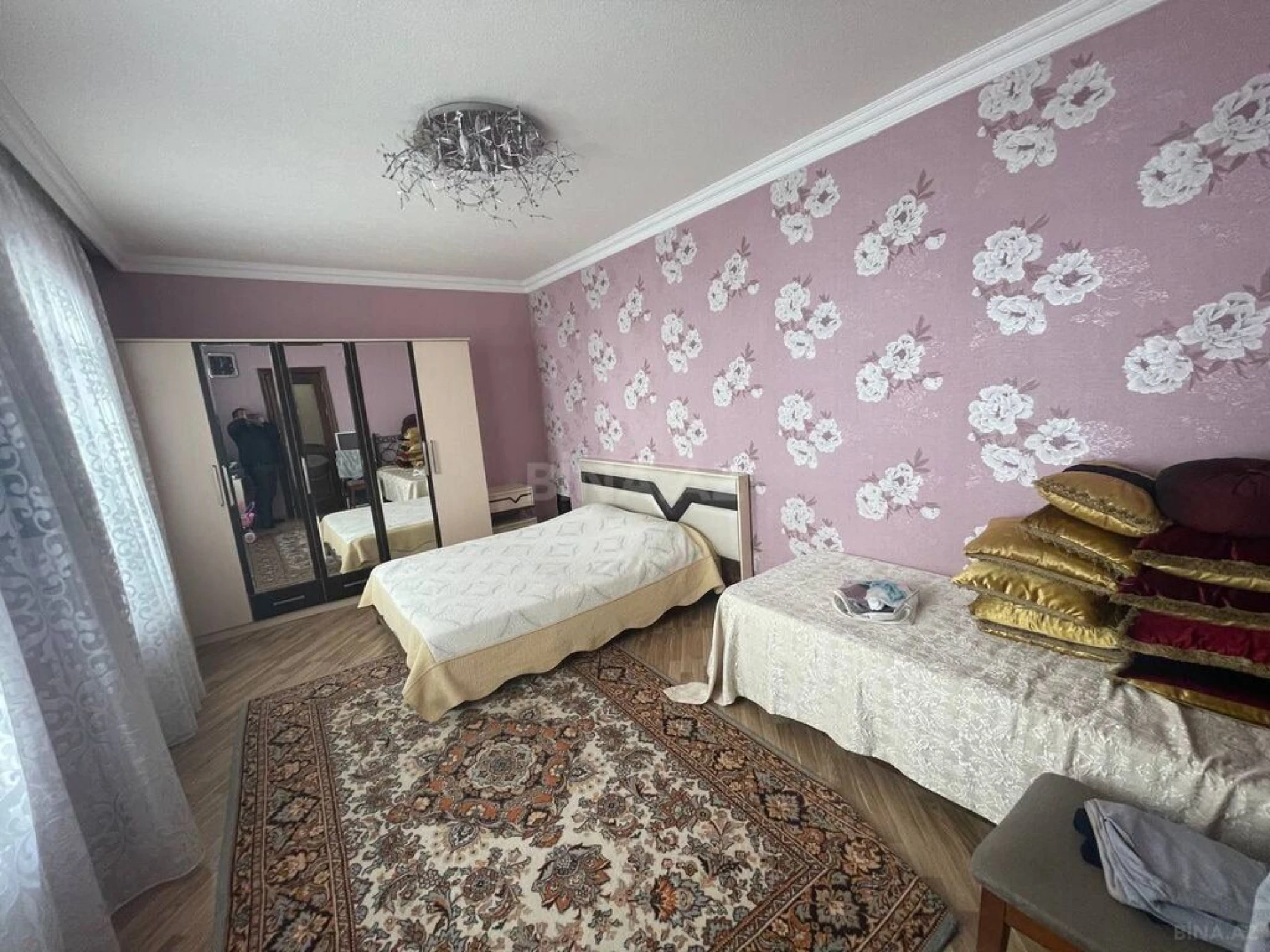Satılır 5 otaqlı həyət evi 250 m²