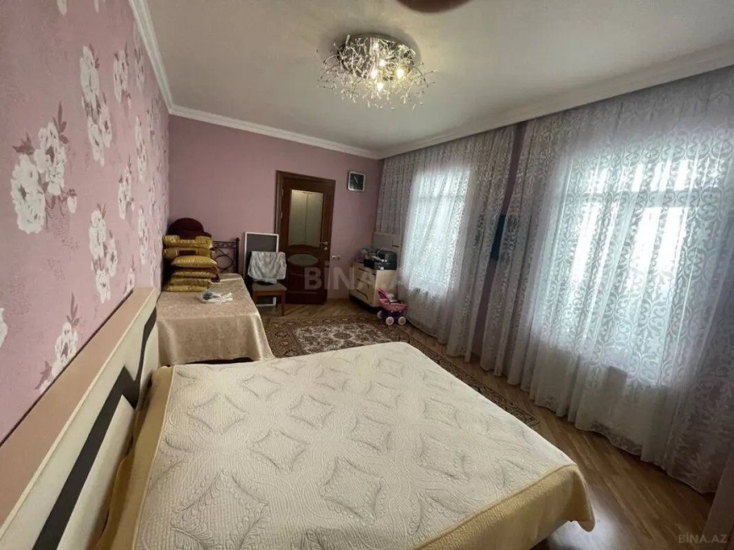 Satılır 5 otaqlı həyət evi 250 m²