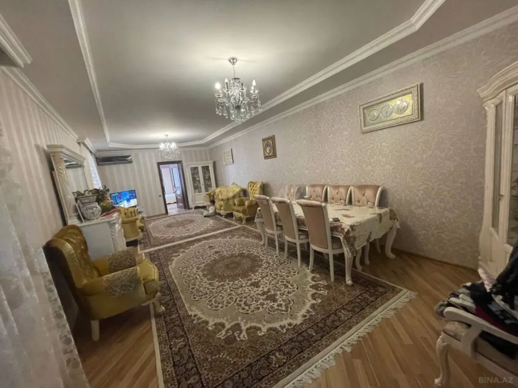 Satılır 5 otaqlı həyət evi 250 m²