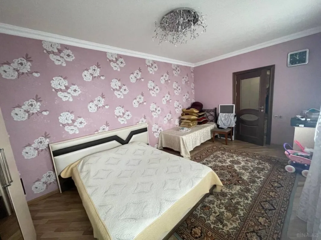 Satılır 5 otaqlı həyət evi 250 m²