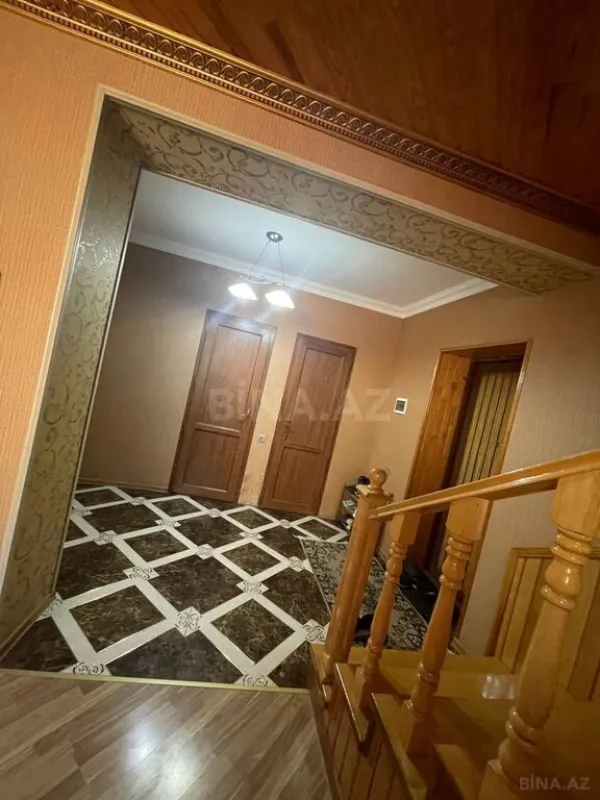 Satılır 5 otaqlı həyət evi 250 m²