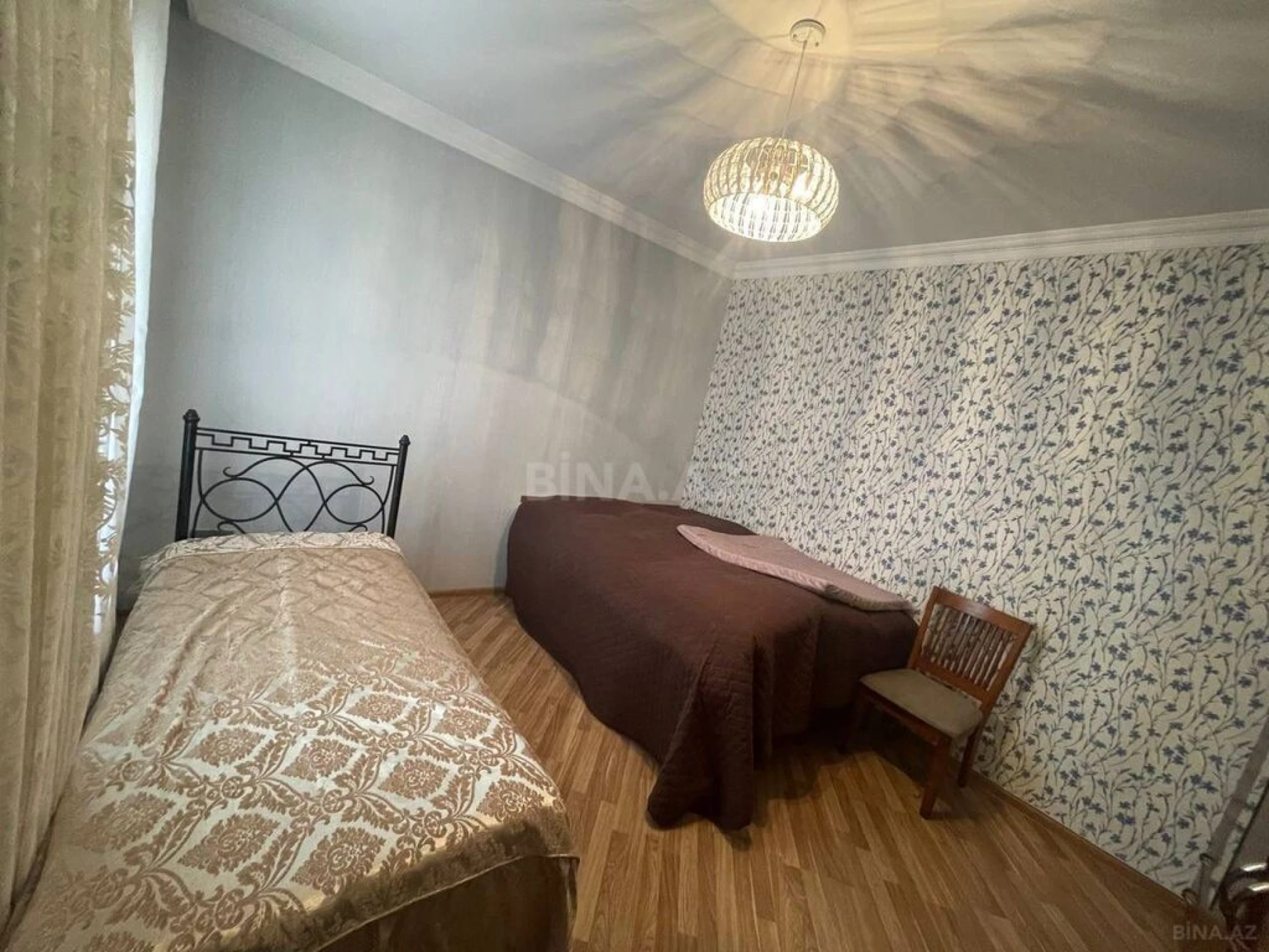 Satılır 5 otaqlı həyət evi 250 m²