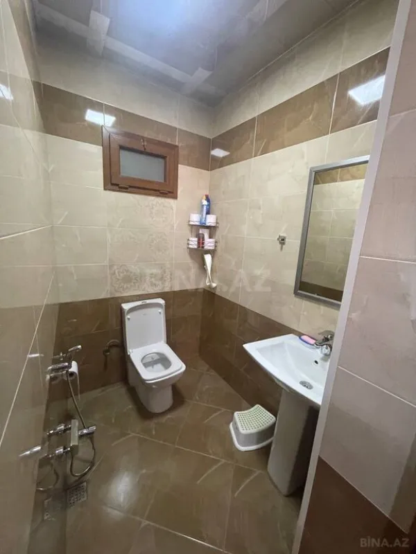 Satılır 5 otaqlı həyət evi 250 m²