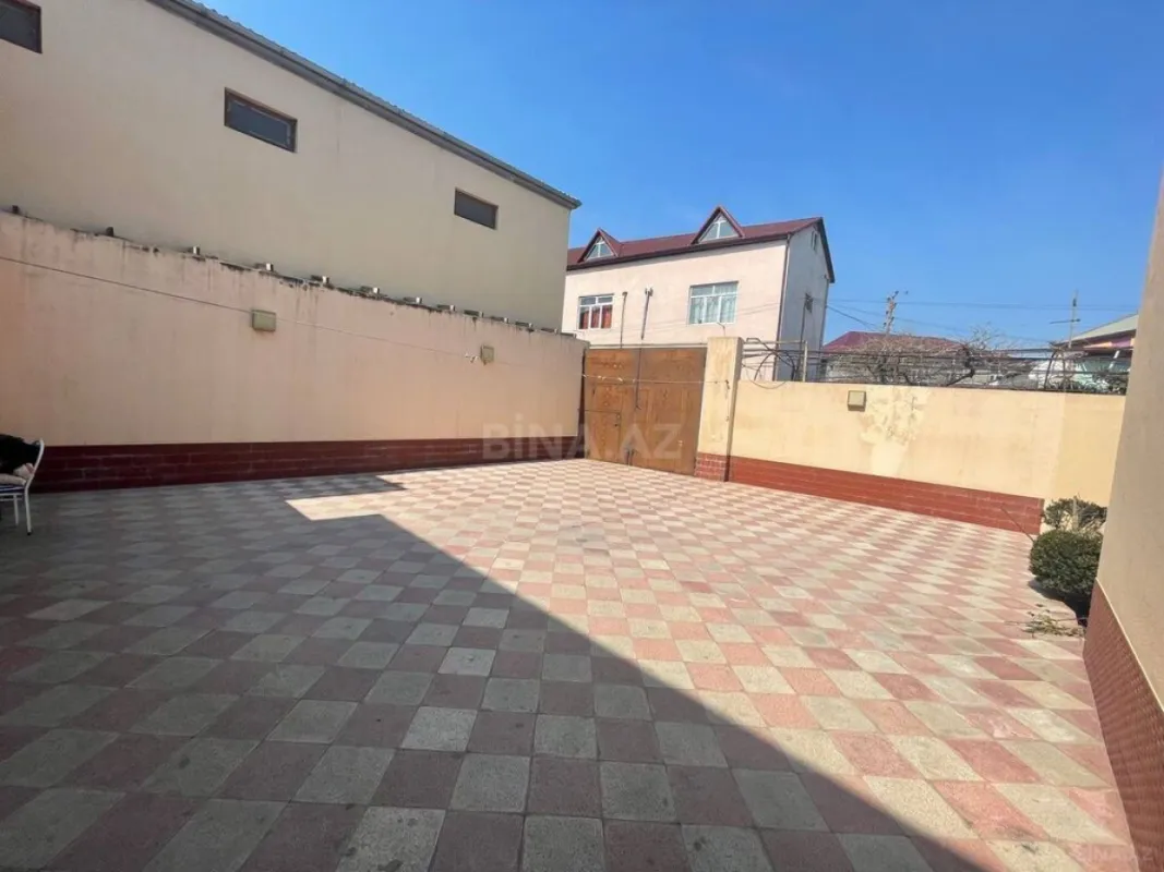 Satılır 5 otaqlı həyət evi 250 m²