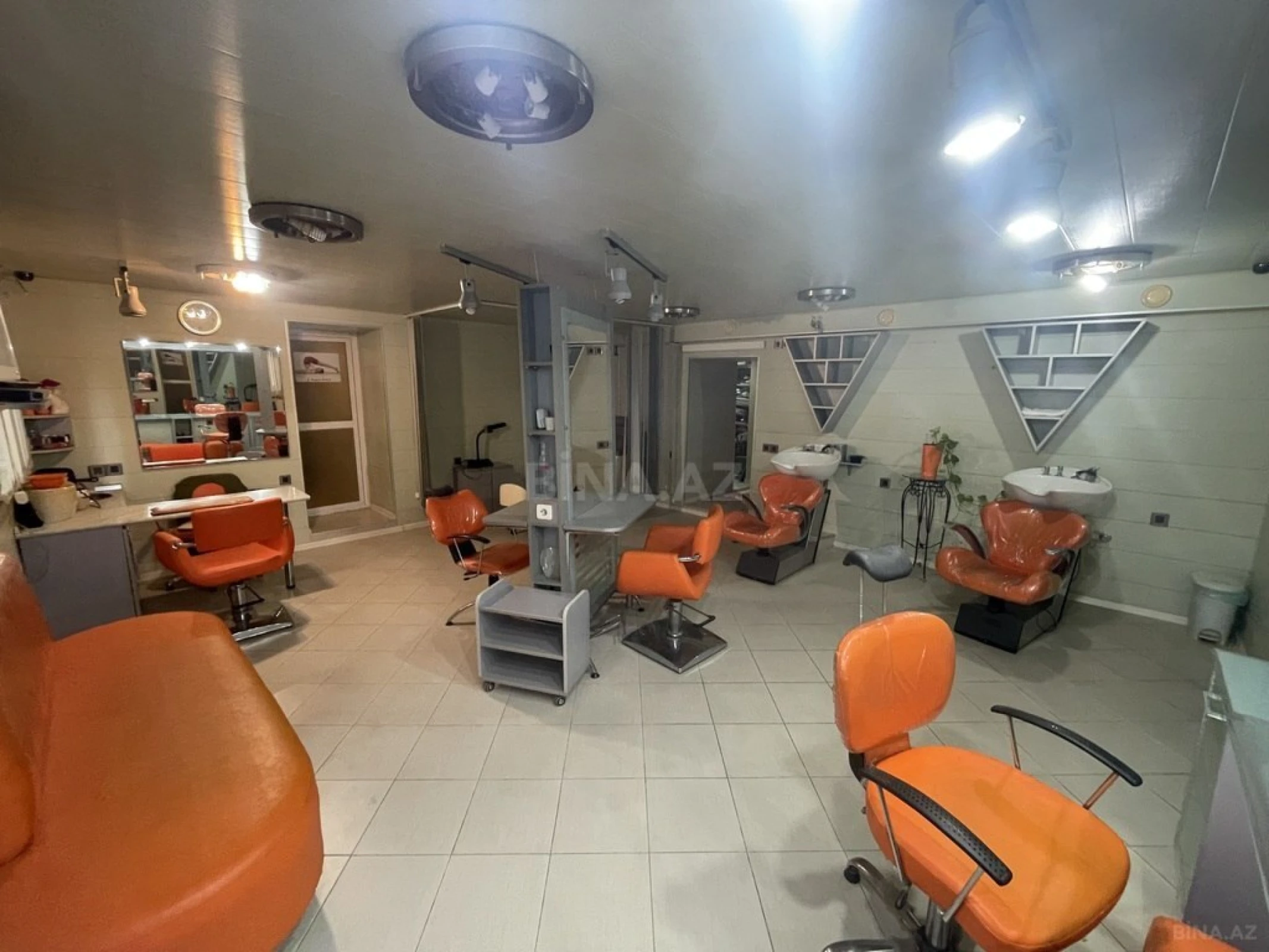 Satılır obyekt 300 m²