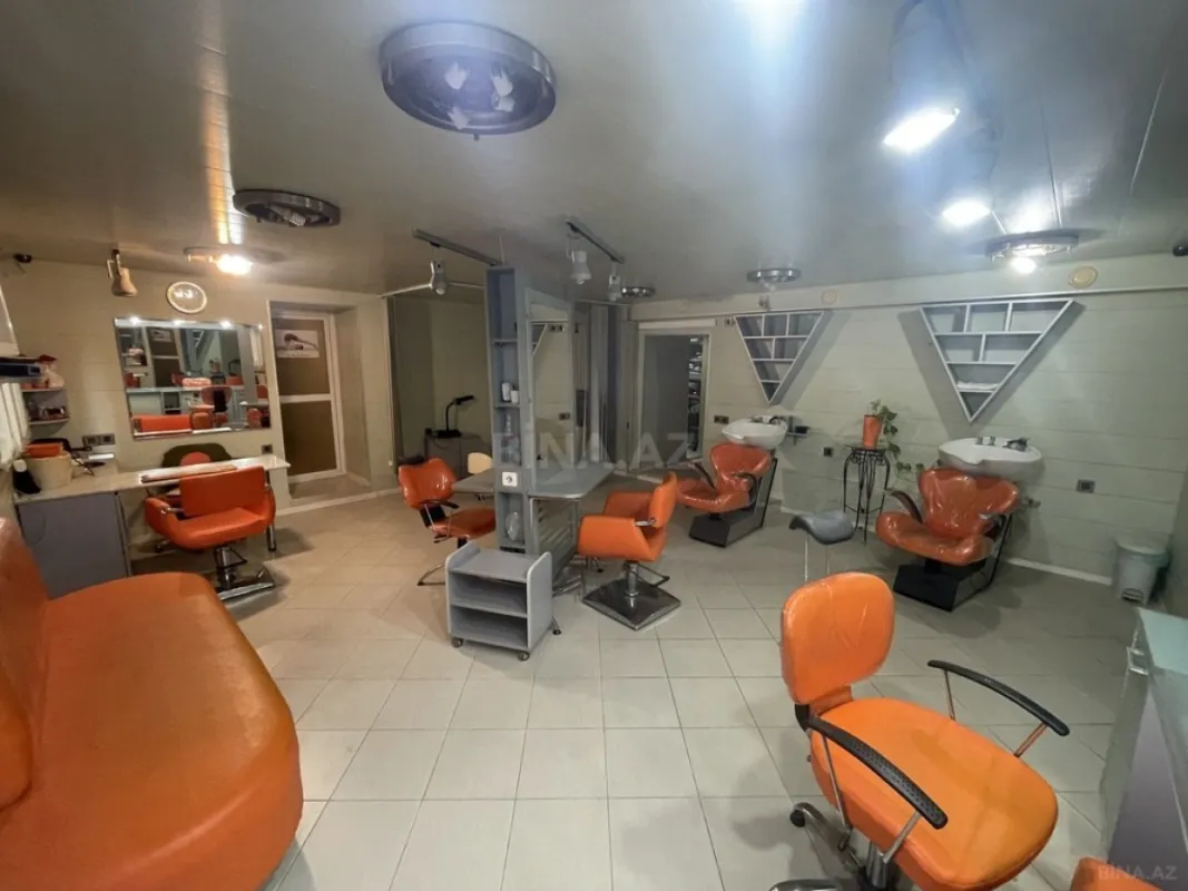 Satılır obyekt 300 m²