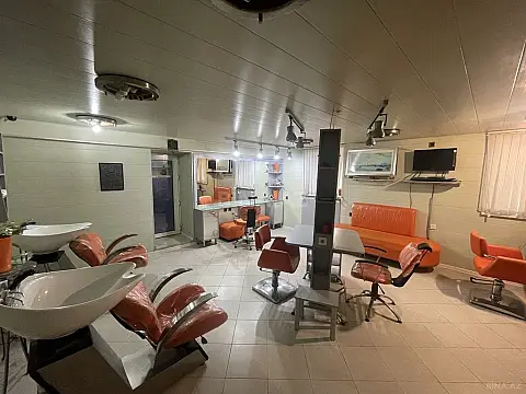 Satılır obyekt 300 m²