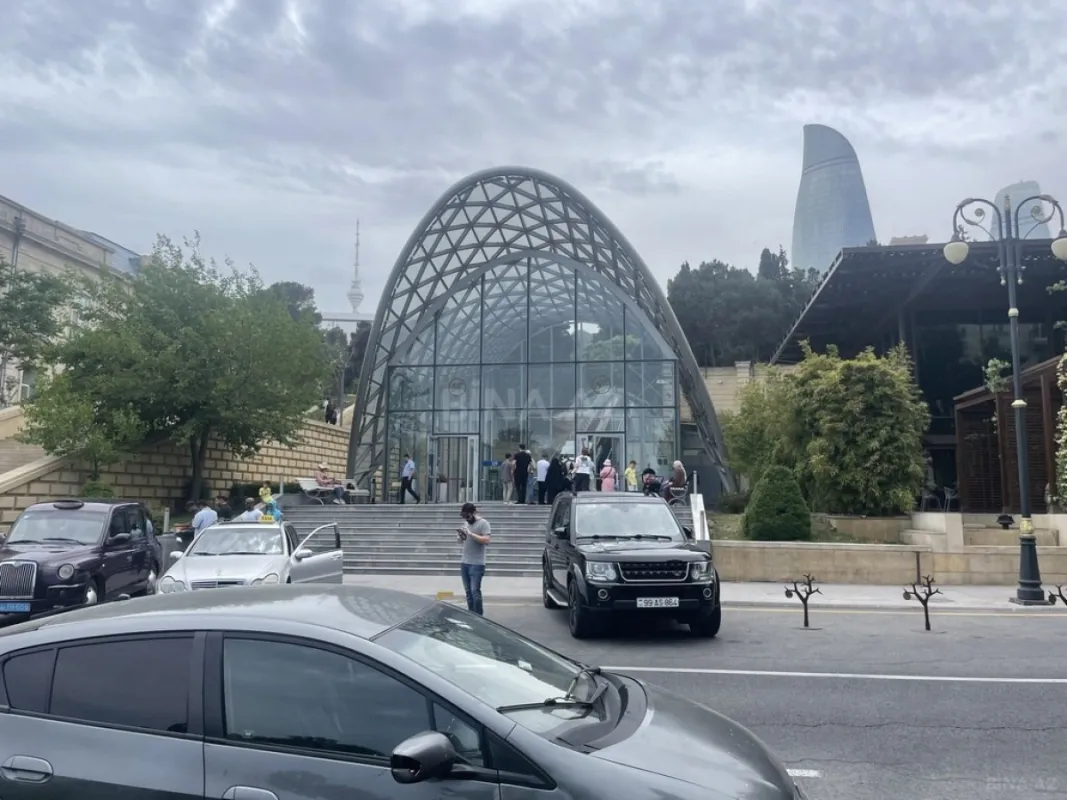 Satılır obyekt 300 m²