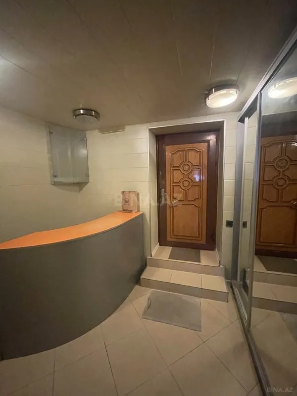 Satılır obyekt 300 m²