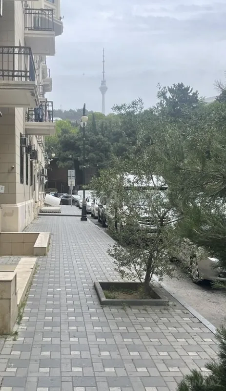 Satılır obyekt 300 m²