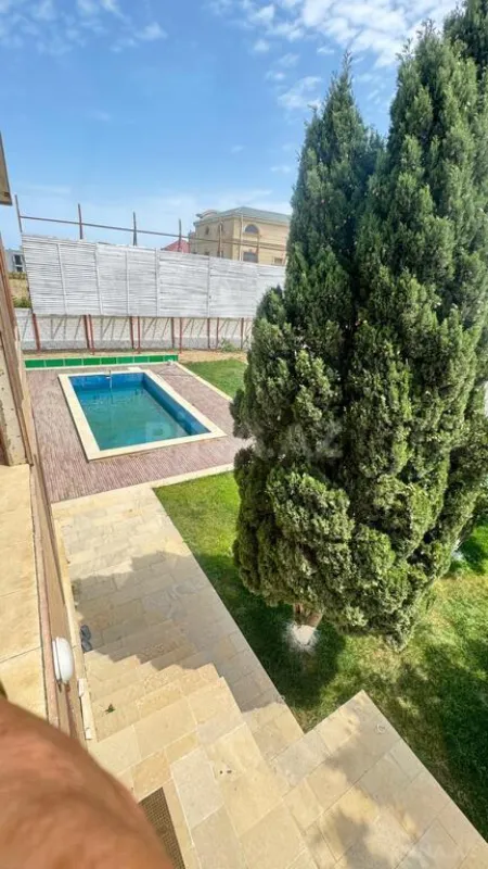 Satılır 6 otaqlı həyət evi 350 m²