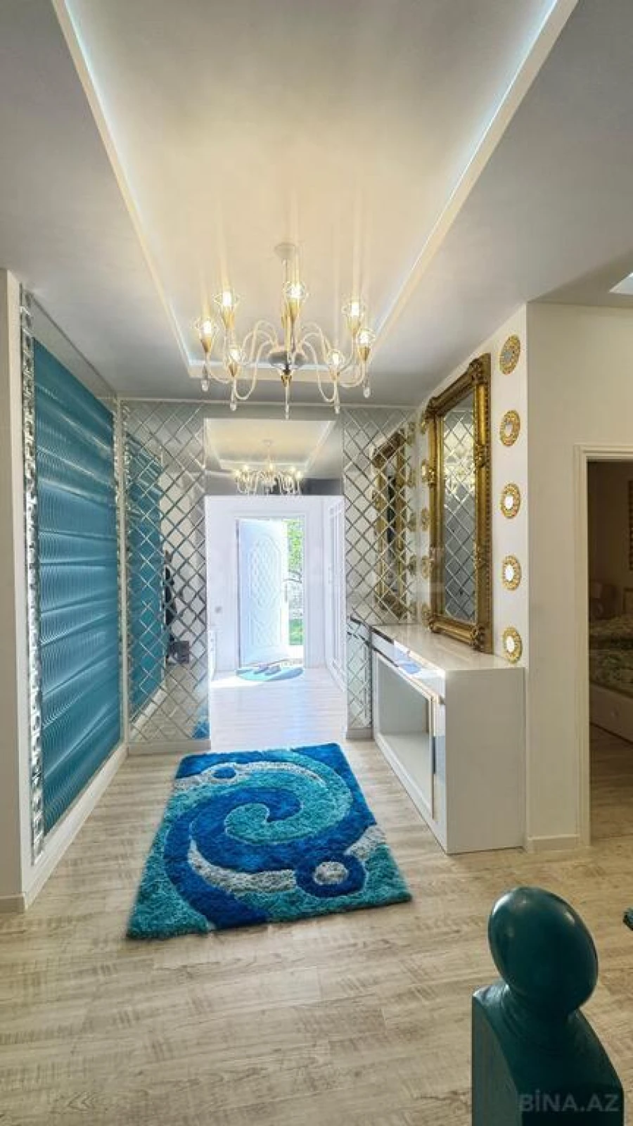 Satılır 6 otaqlı həyət evi 350 m²