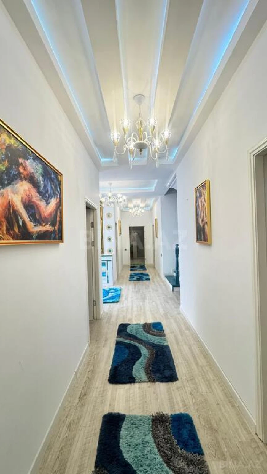 Satılır 6 otaqlı həyət evi 350 m²