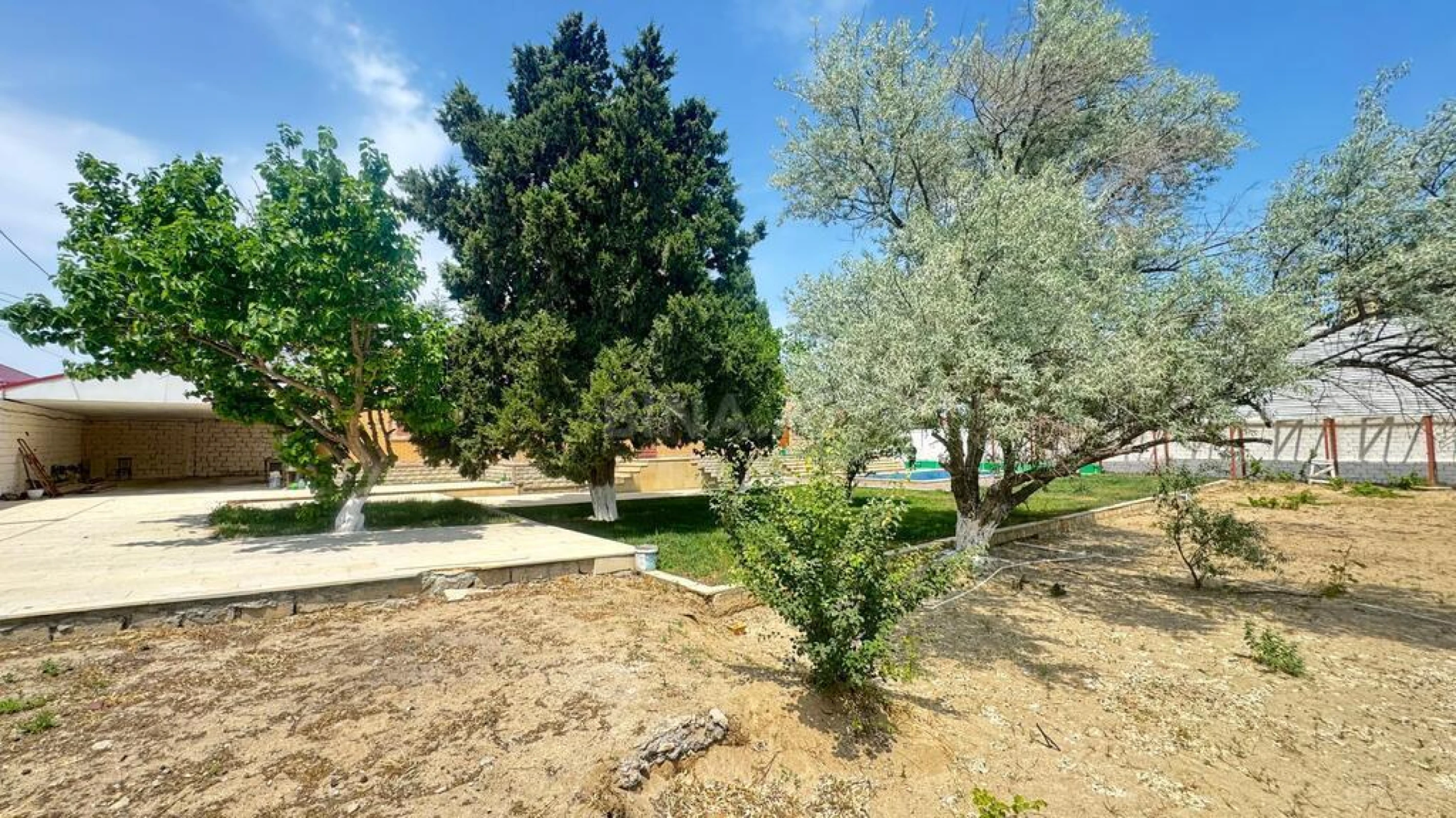 Satılır 6 otaqlı həyət evi 350 m²