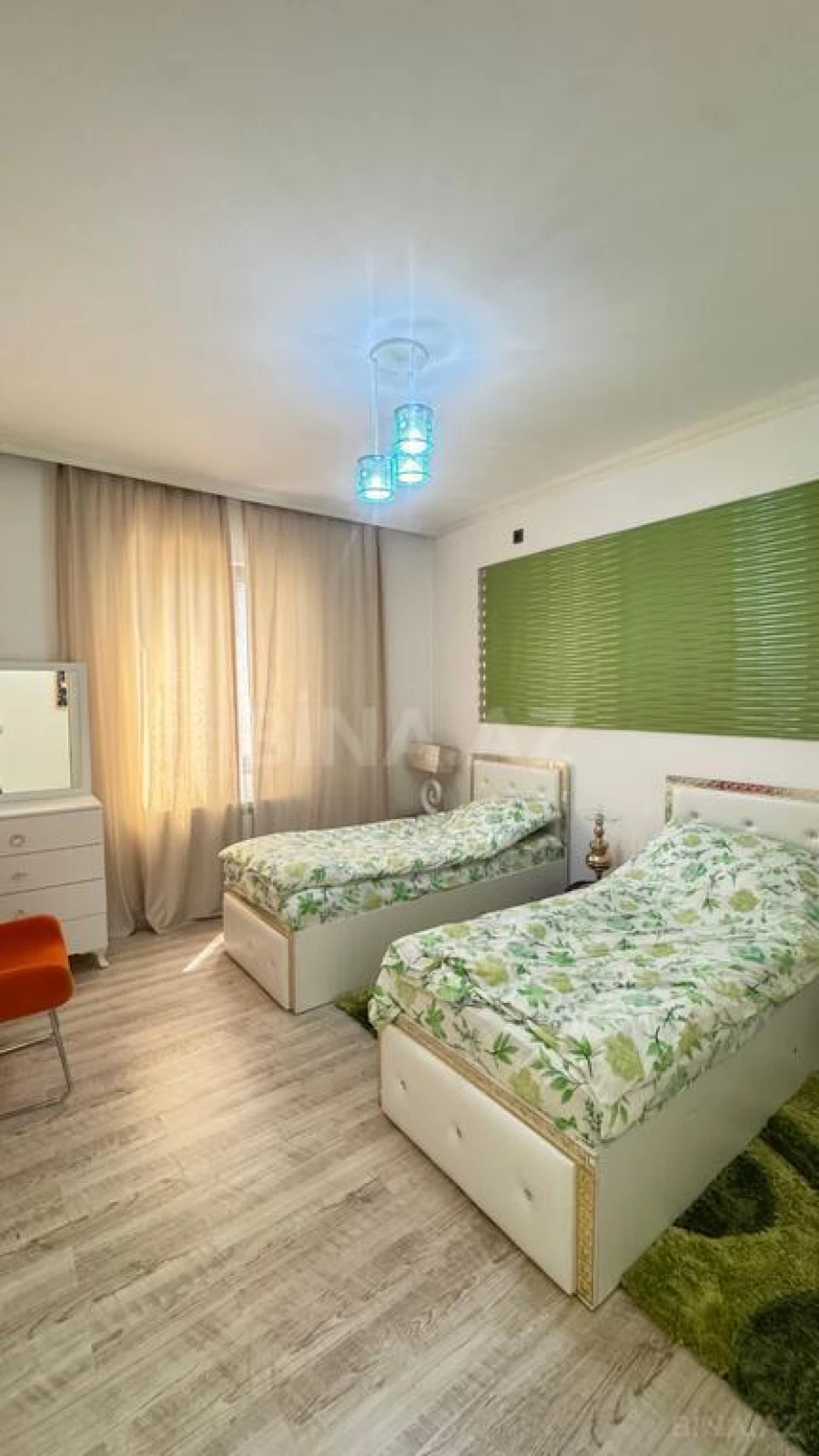 Satılır 6 otaqlı həyət evi 350 m²