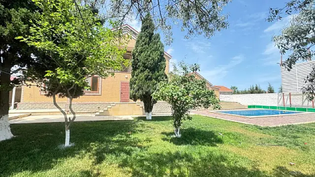 Satılır 6 otaqlı həyət evi 350 m²